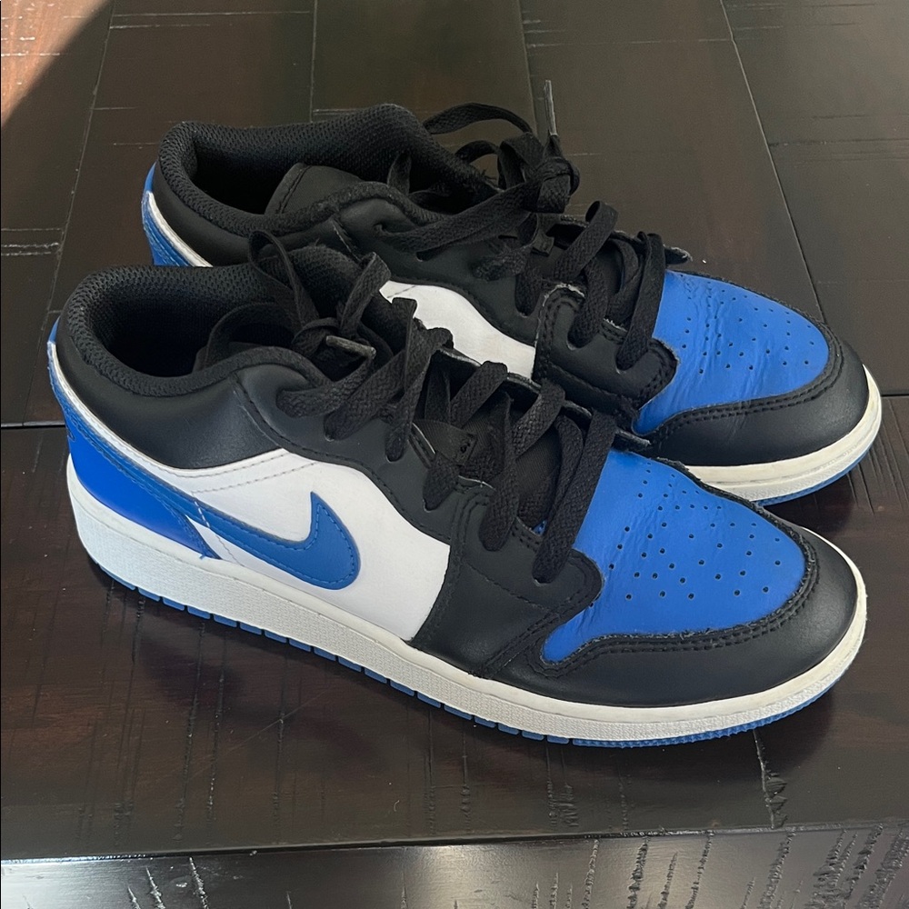 Jordan Grade School Black, Blue, and White Sneakers retro 1